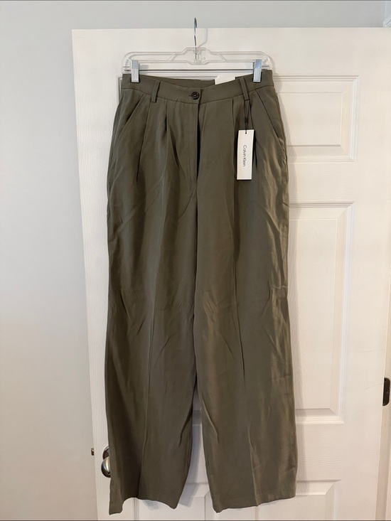 Calvin Klein Pants - Calvin Klein Olive Pleated Women’s Trousers size 29 high waisted brand new